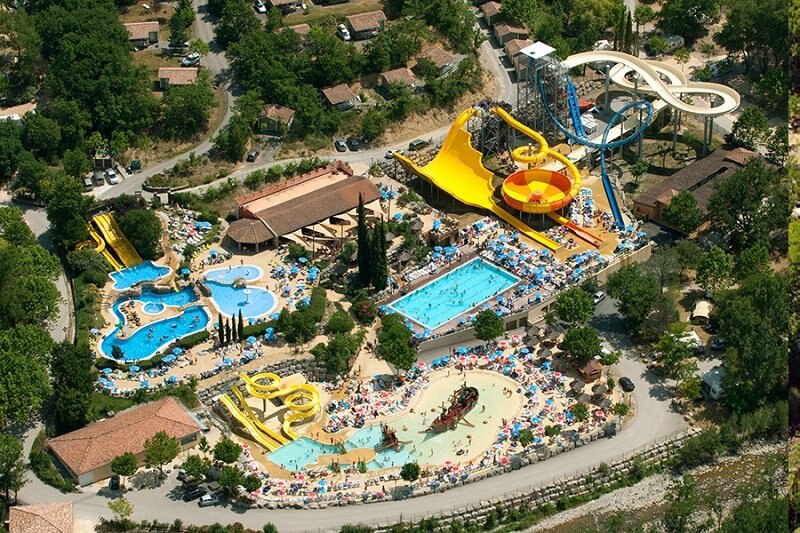Viel Wasserspaß auf Camping Domaine le Pommier. Viel Wasserspaß auf Camping Domaine le Pommier.