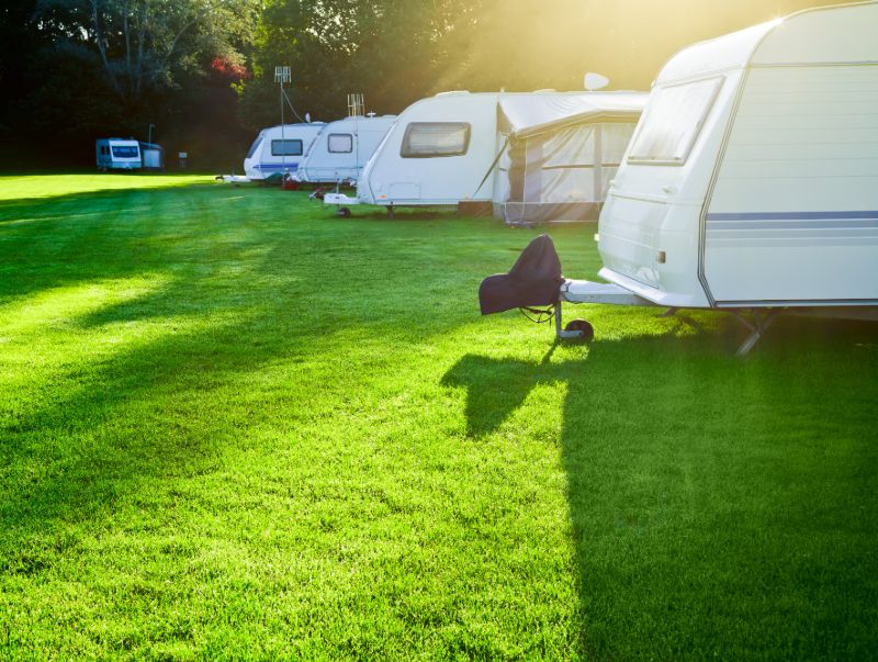 Campingurlaub kühl im Schatten