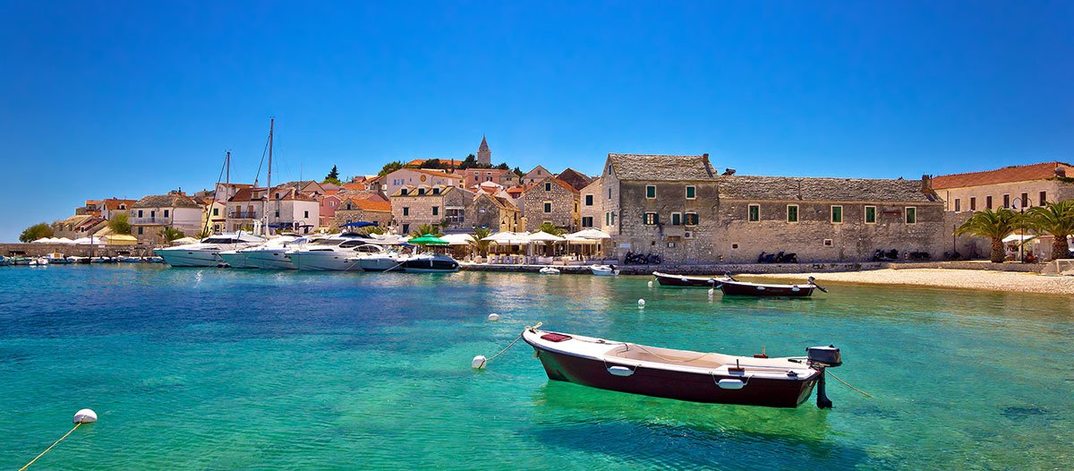 ruderboot in bucht bootstour kroatien primošten 