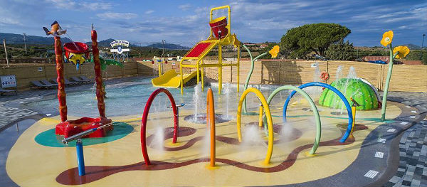 Wasserspaß für Kinder im Camping Village Baia Blu La Tortuga