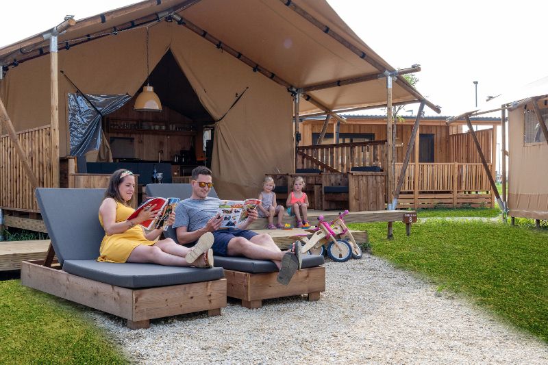 Paulien und Joeri auf dem Campingplatz Terme Catez in Slowenien