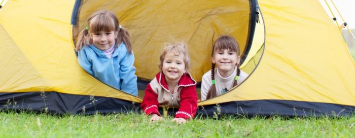 Campingurlaub zu Hause mit Kindern