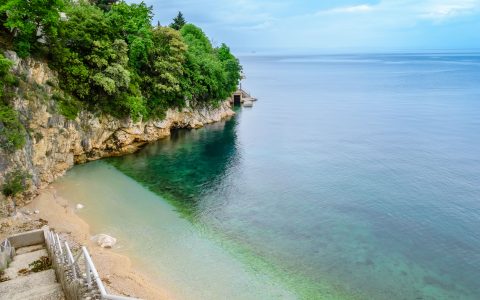 Het Sablicevo-strand bij Rijeka