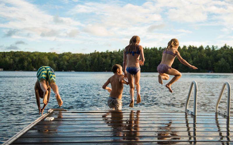 Foto's maken kinderen springen