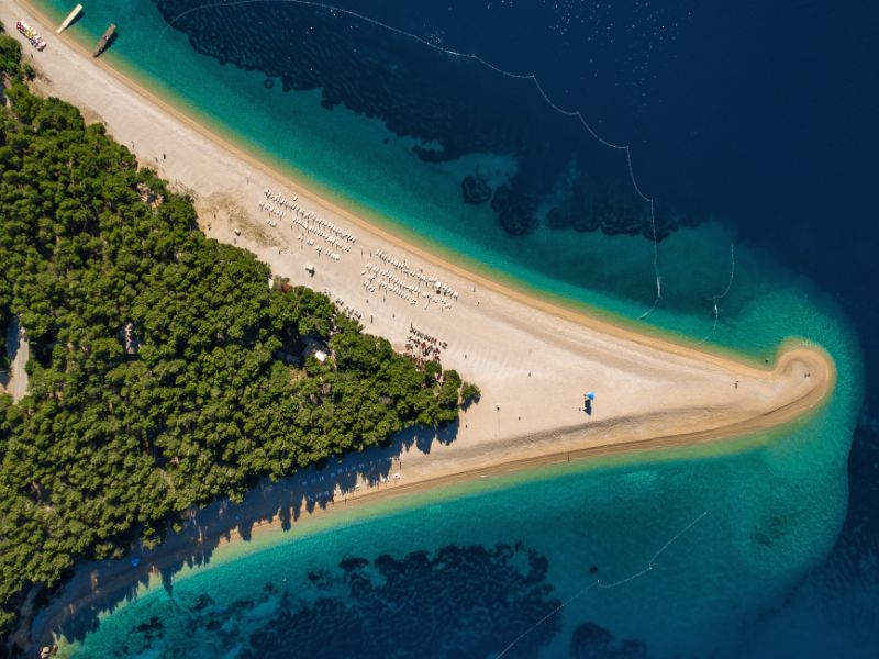 Zlatni Rat, spitzzulaufender Sandstrand