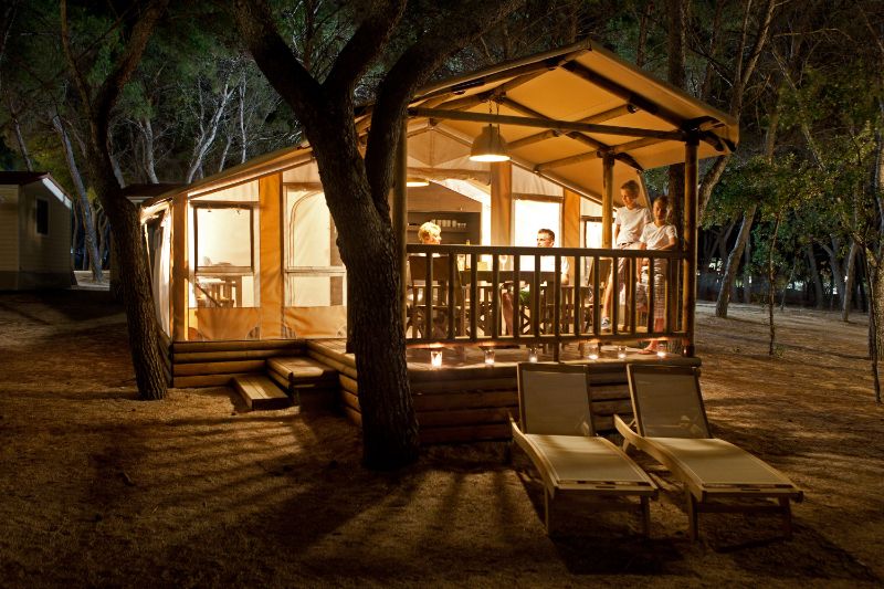 Glamping in Italien direkt am Meer in der SunLodge Safari