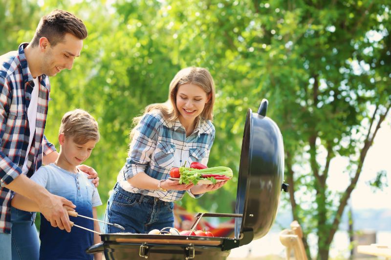 Kind mitgrillen lassen