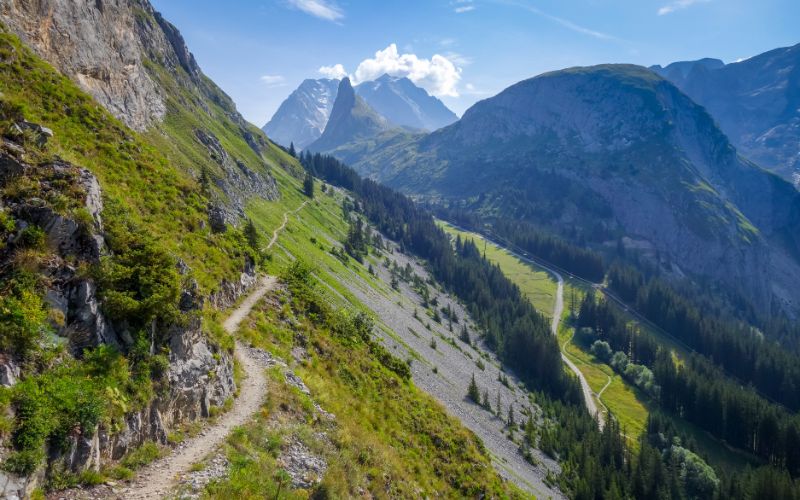 Der Nationalpark Vanoise eignet sich auch für aufregende Mountainbiketouren durch das beeindruckende Bergpanorama.