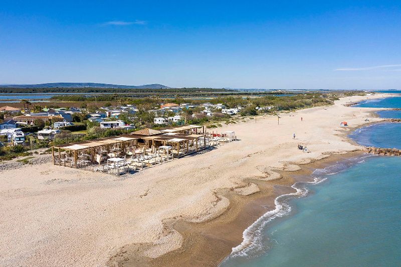 Wohnwagen und Wohnmobil Stellplatz mit Strandzugang am Mittelmeer