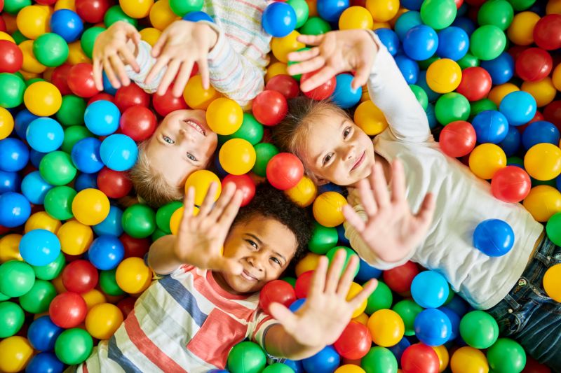 Das Bällebad – ein Klassiker im Indoor-Spielplatz