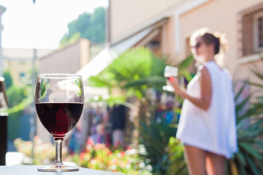 Die Stadt Bardolino ist vor allem für den Wein bekannt, der aus diesem Ort kommt.