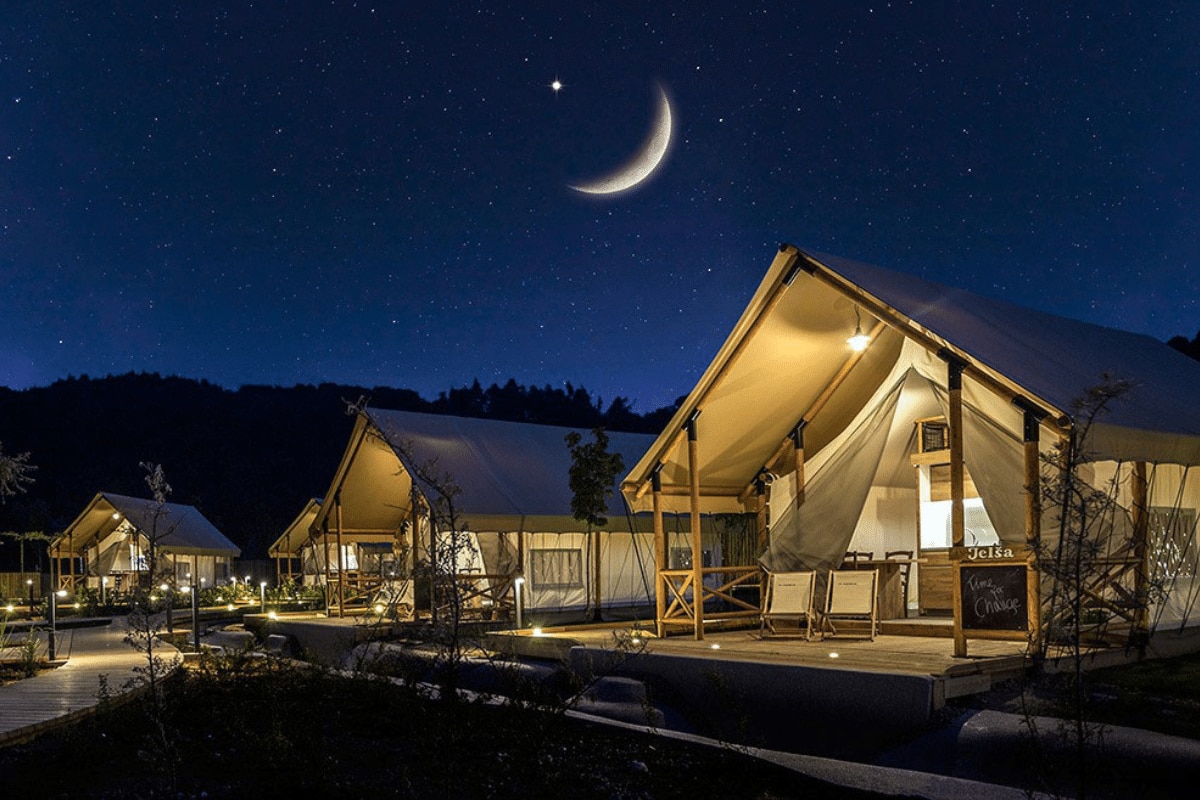 Camping Terme Olimia Natura – Slovenien (Podčetrtek) Safarizelt unter Sternenhimmel
